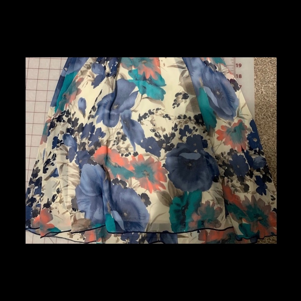 Trac Women’s Floral Dress. .267 - Picture 3 of 3